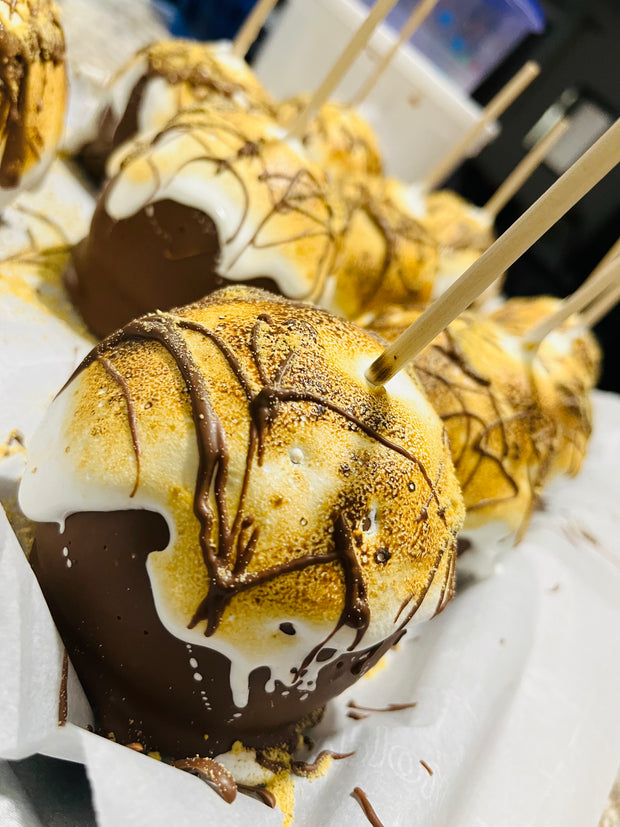 S’mores caramel apple